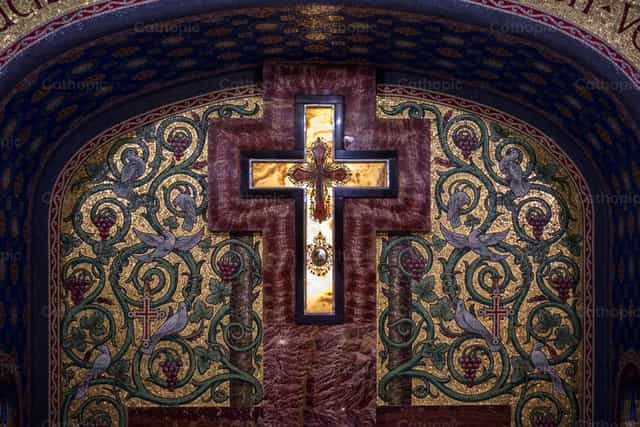 Reliquia de la Santa Cruz - Banco de imágenes católicas - Fotografía por Vytautas Markūnas SDB