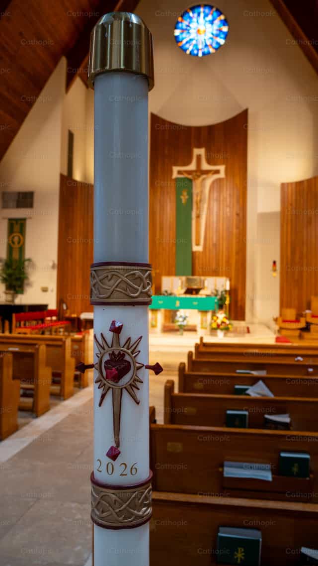Paschal Candle - Banco de imágenes católicas - Fotografía por Fr. Sebastian Munoz