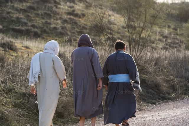 Si Jesus ay sumasama sa mga alagad sa Emaus - Mga Catholic stock image