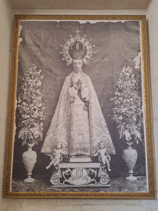 Virgem da Assunção - Imagens católicas de stock