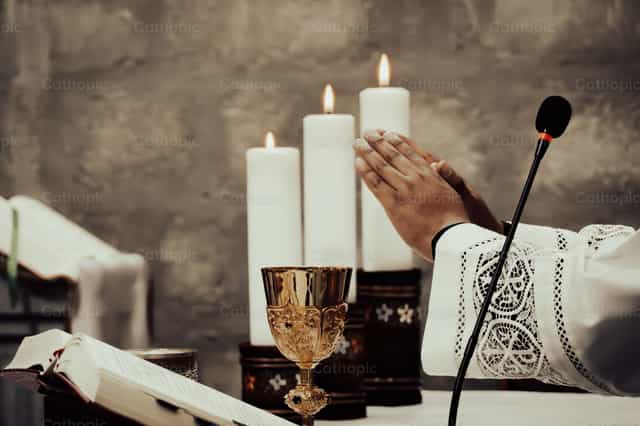 Eucharist - Catholic stock images - Photo by Javier Bastidas