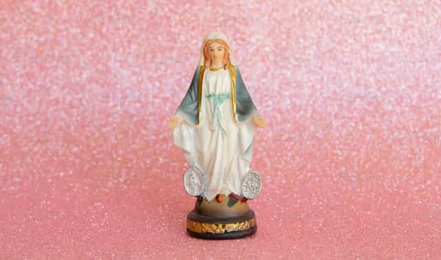 Nuestra Señora de la Medalla Milagrosa - Banco de imágenes católicas - Fotografía por Carolina BR