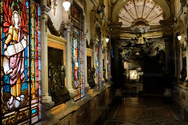 Cueva de San Ignacio - Banco de imágenes católicas