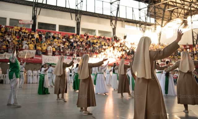 Ministério de dança na celebração - Imagens católicas de stock