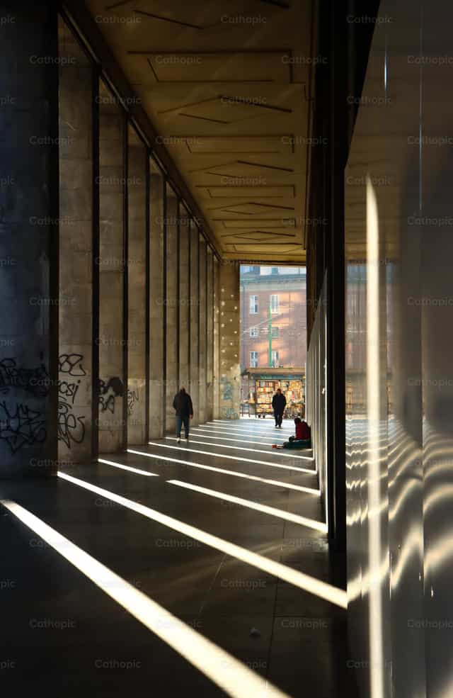 Muros y lineas - Banco de imágenes católicas - Fotografía por Saul Ibarra