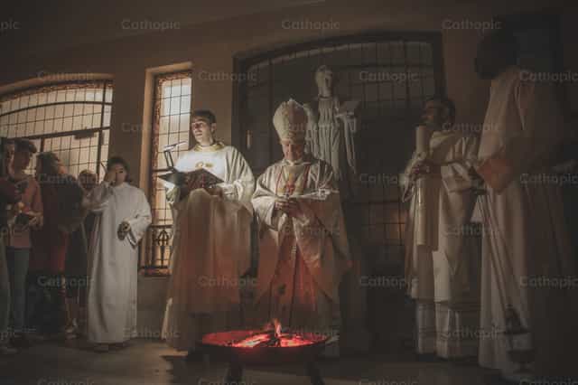 Renovacion Espiritual: Vigilia Pascual - Banco de imágenes católicas - Fotografía por Yandry Fernández Perdomo