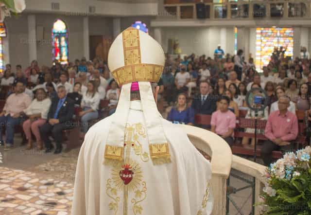 Homilía Episcopal - Banco de imágenes católicas