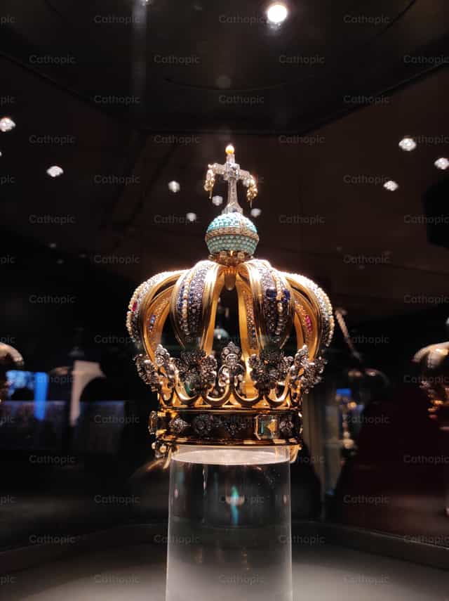 Coroa da Virgem Maria - Imagens católicas de stock