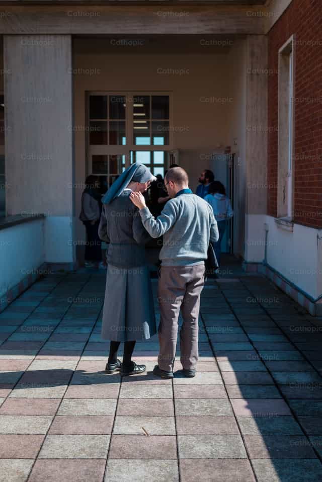 ¿Quien guia a quién? - Banco de imágenes católicas