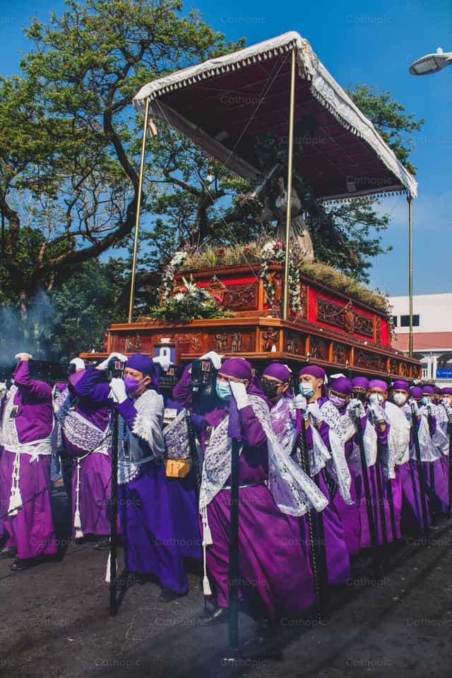 Procesion del viacrucis - Banco de imágenes católicas
