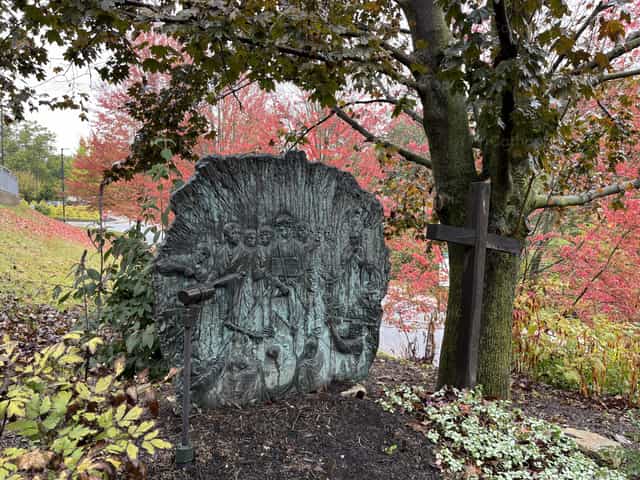 Erste Station des Kreuzwegs an der FUS - Katholische Stockfotos