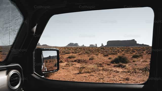 Viaje por Monument Valley - Banco de imágenes católicas - Fotografía por Santiago de la Hoz