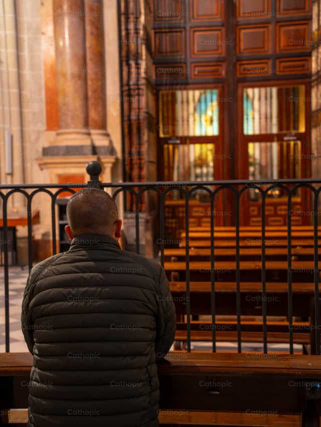 Prayer before blessed sacrament - Catholic stock images - Photo by Fr. Sebastian Munoz