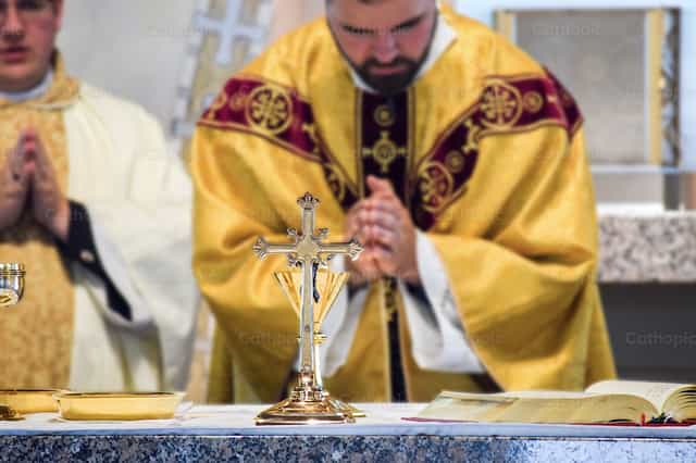 Missa de Ação de Graças - Imagens católicas de stock