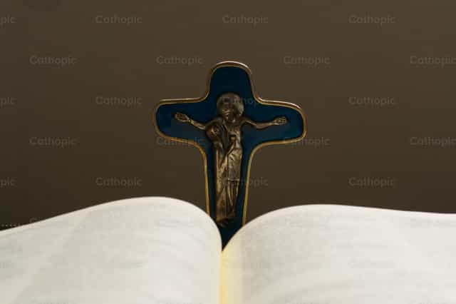 Croce dell’Unità - Immagini stock cattoliche