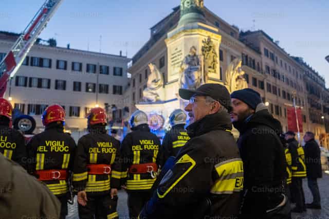 Bomberos - Banco de imágenes católicas - Fotografía por Lupe Belmonte