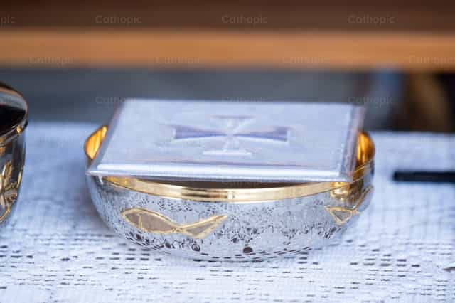 Copon en el altar - Banco de imágenes católicas