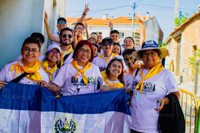Juventud de El Salvador - Banco de imágenes católicas - Fotografía por Enrique Casasola