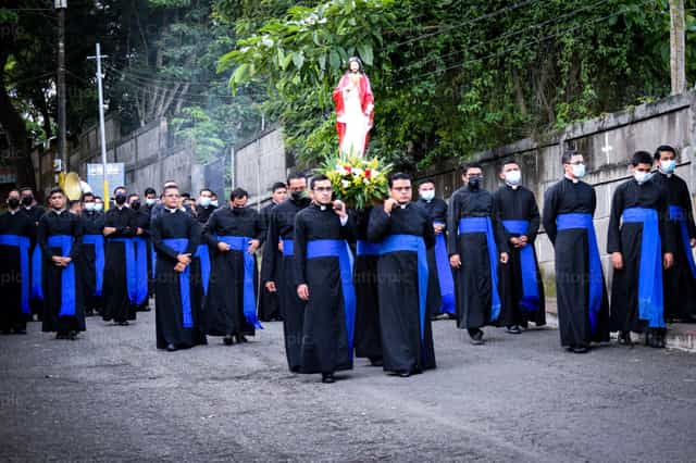 Sagrado Corazón de Jesús - Banco de imágenes católicas - Fotografía por Nayarb Photography