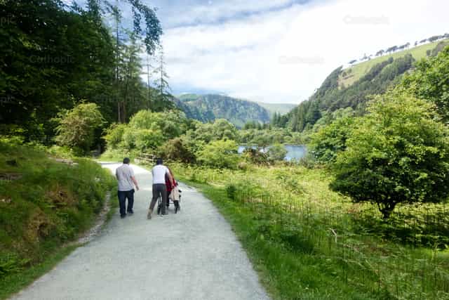 Valle de Glendalough, Ireland - Banco de imágenes católicas