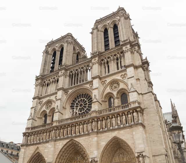 Notre-Dame de Paris - Images catholiques de stock - Photo de Antonio Gravante