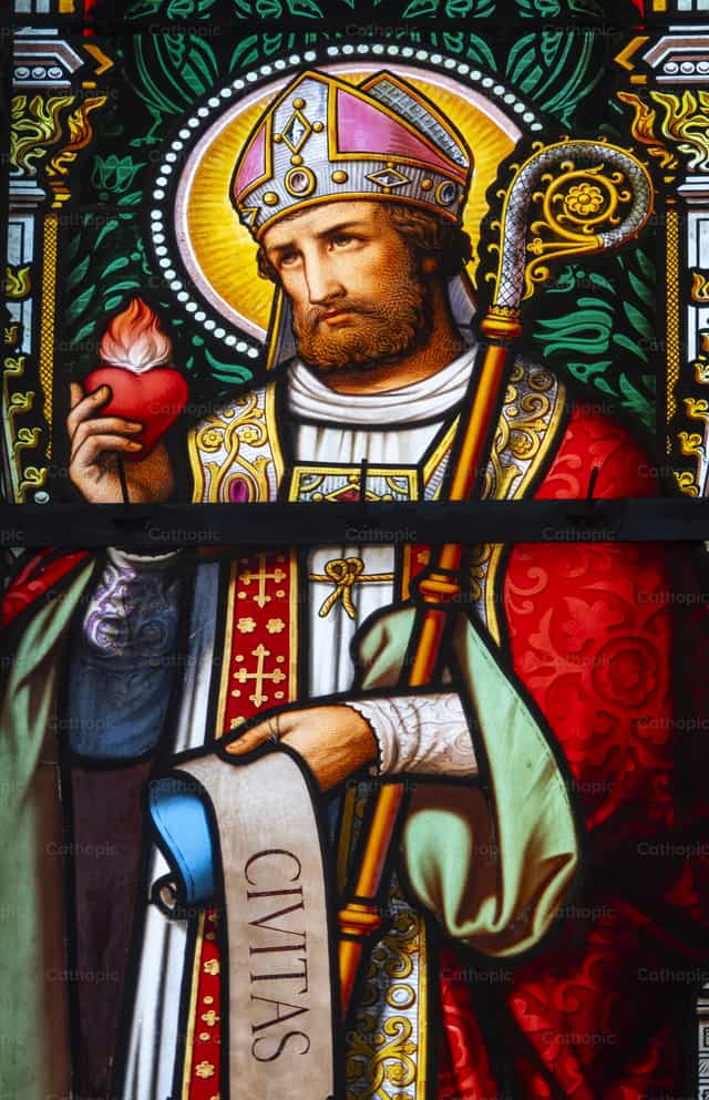 Représentation en vitrail de saint Augustin d’Hippone - Images catholiques de stock
