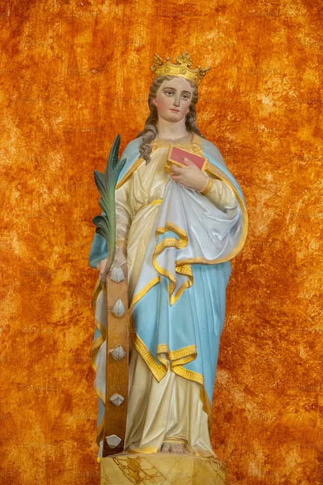 Estatua de Santa Catalina de Alejandría - Banco de imágenes católicas - Fotografía por Joan Sutter