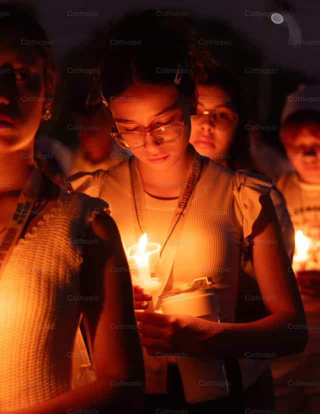 Procesion de las velas - Banco de imágenes católicas