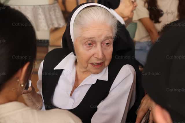 Hear - Catholic stock images