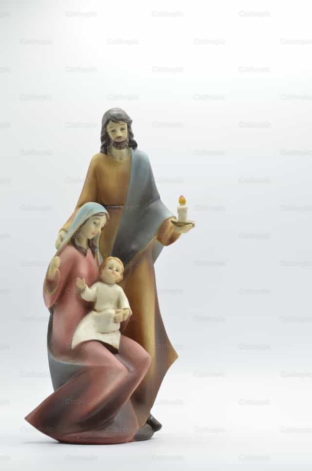 Estatuilla de La Sagrada Familia, 1 - Banco de imágenes católicas