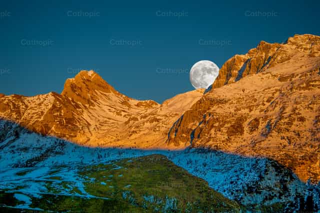Luna llena - Banco de imágenes católicas - Fotografía por Pierluigi Palazzi