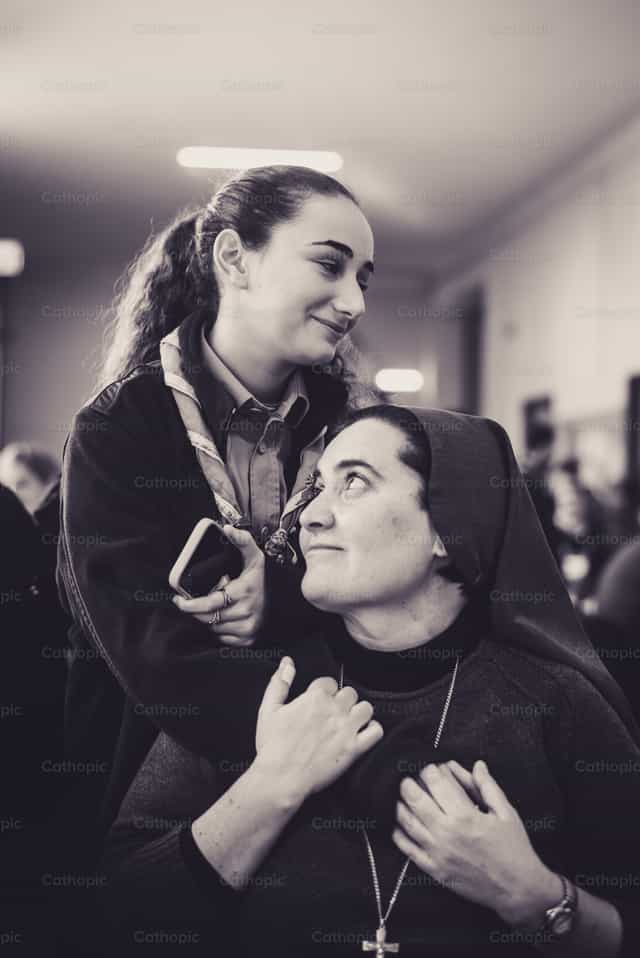 Hermandad - Banco de imágenes católicas - Fotografía por Vytautas Markūnas SDB