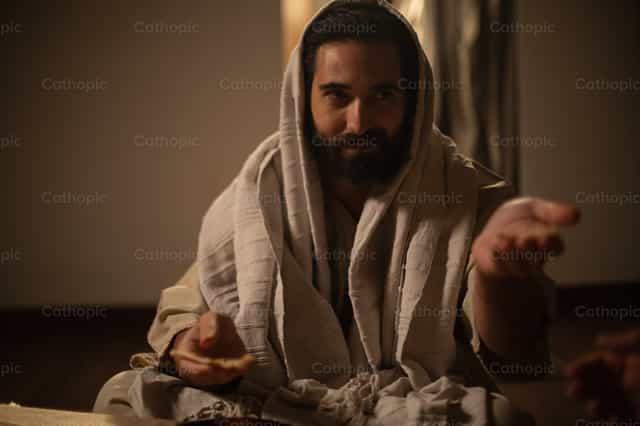 Los discípulos de Emaús cenan con Jesús. - Banco de imágenes católicas