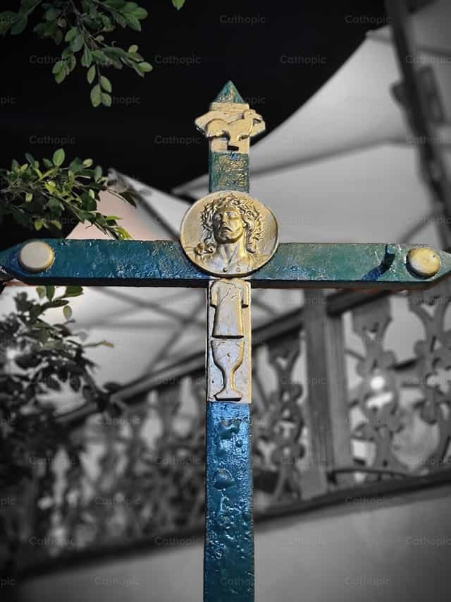 Cruz del camino - Banco de imágenes católicas