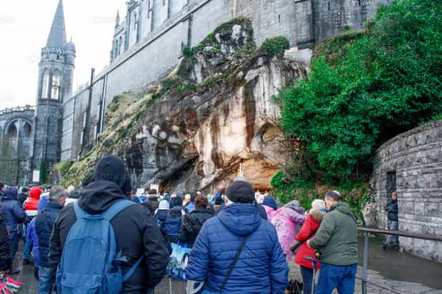 Our Lady of Lourdes Devotion - Catholic stock images - Photo by encaminados vamos