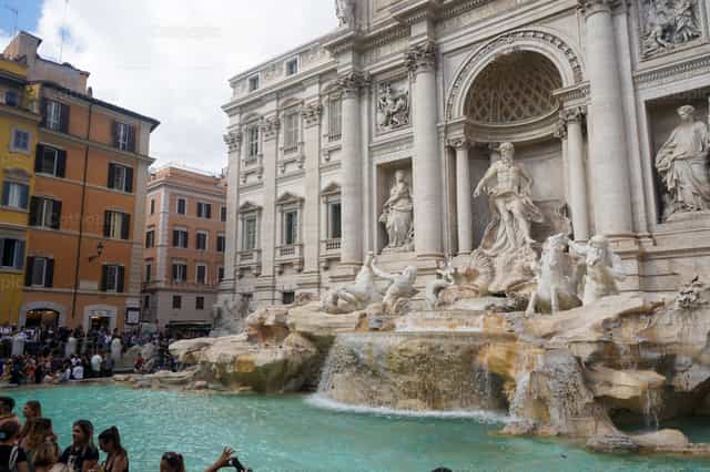 Fuente de Trevi - Banco de imágenes católicas - Fotografía por Lupe Belmonte