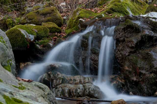 La pureza del agua en movimiento - Banco de imágenes católicas - Fotografía por Pierluigi Palazzi