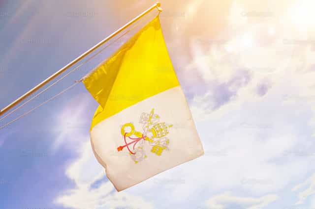 Bandera del Vaticano - Banco de imágenes católicas - Fotografía por Érica Viana