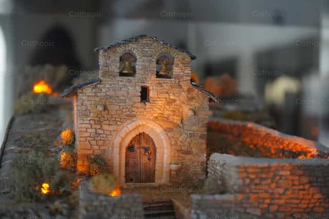 Romanesque church - Catholic stock images - Photo by Lupe Belmonte