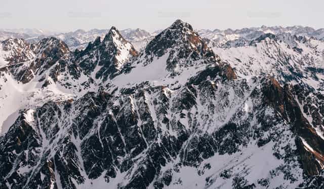 Montañas nevadas - Banco de imágenes católicas