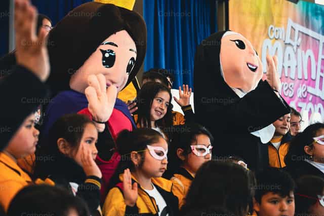Kasama ang Mahal na Birheng Maria, Tulong ng mga Kristiyano - Mga Catholic stock image