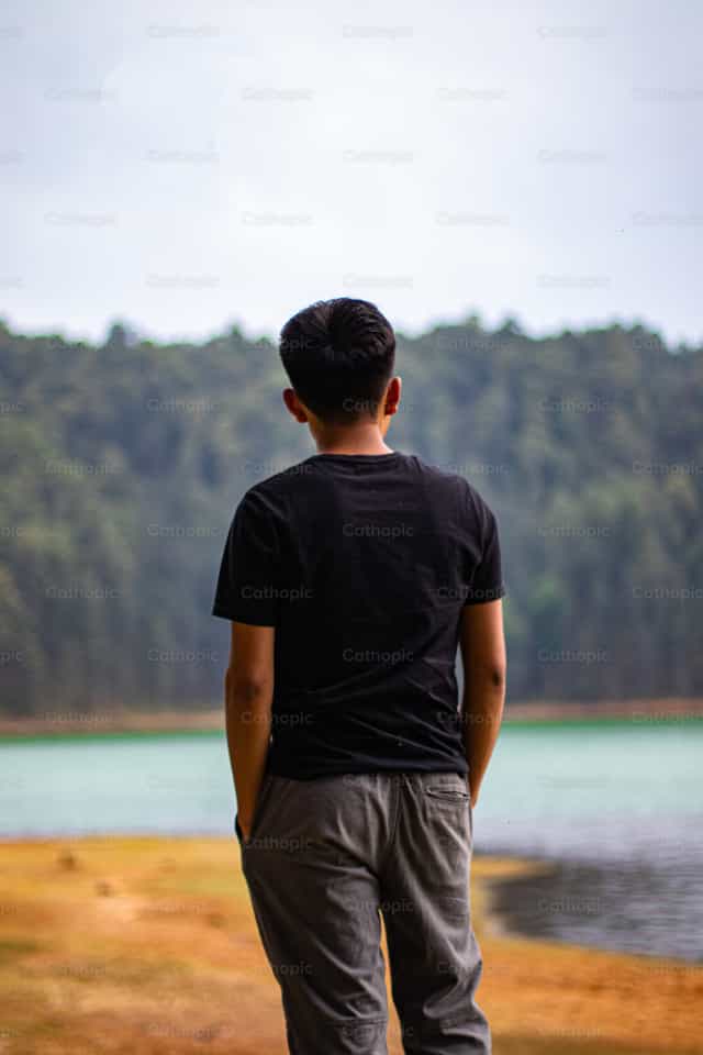 Contemplando la vida - Banco de imágenes católicas