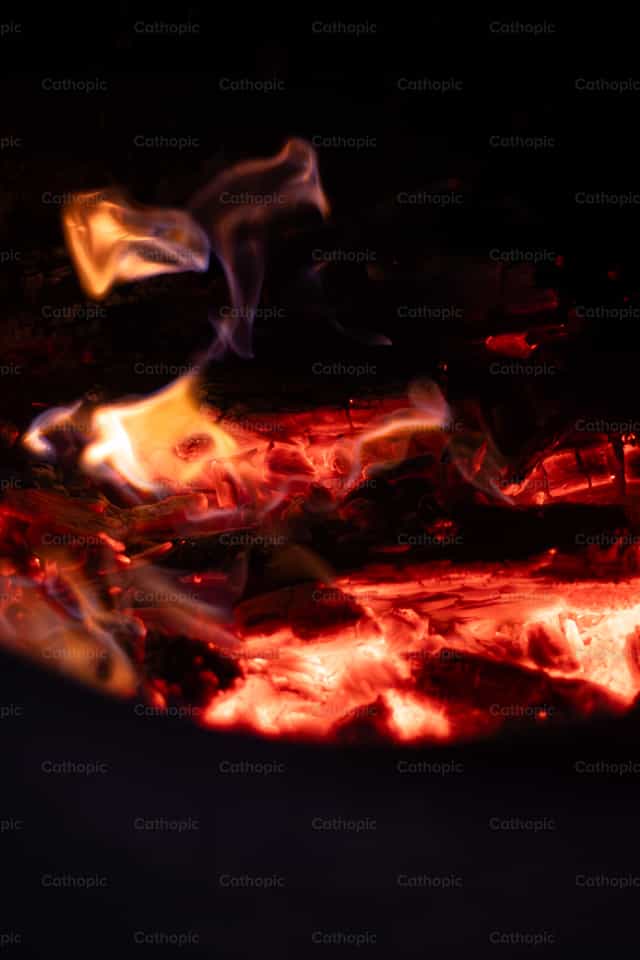 Fuego ardiente - Banco de imágenes católicas