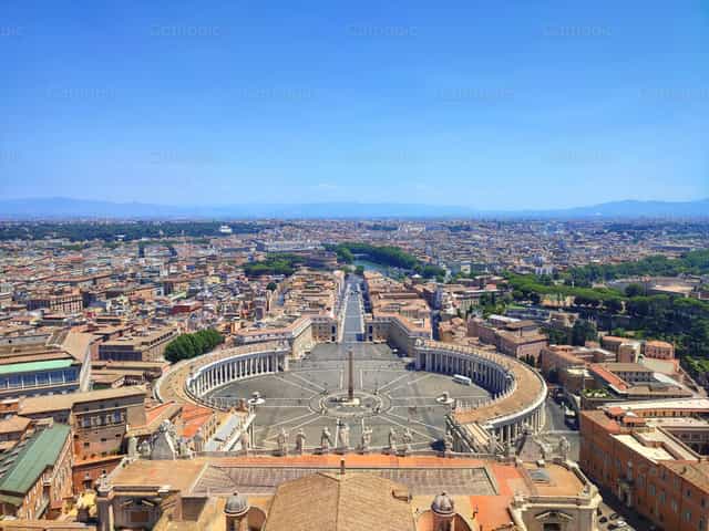 Plaza de San Pedro, Ciudad del Vaticano - Banco de imágenes católicas - Fotografía por Marius Jocys