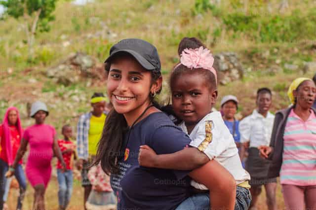 Missionary smile - Catholic stock images - Photo by Cristopher Callejas