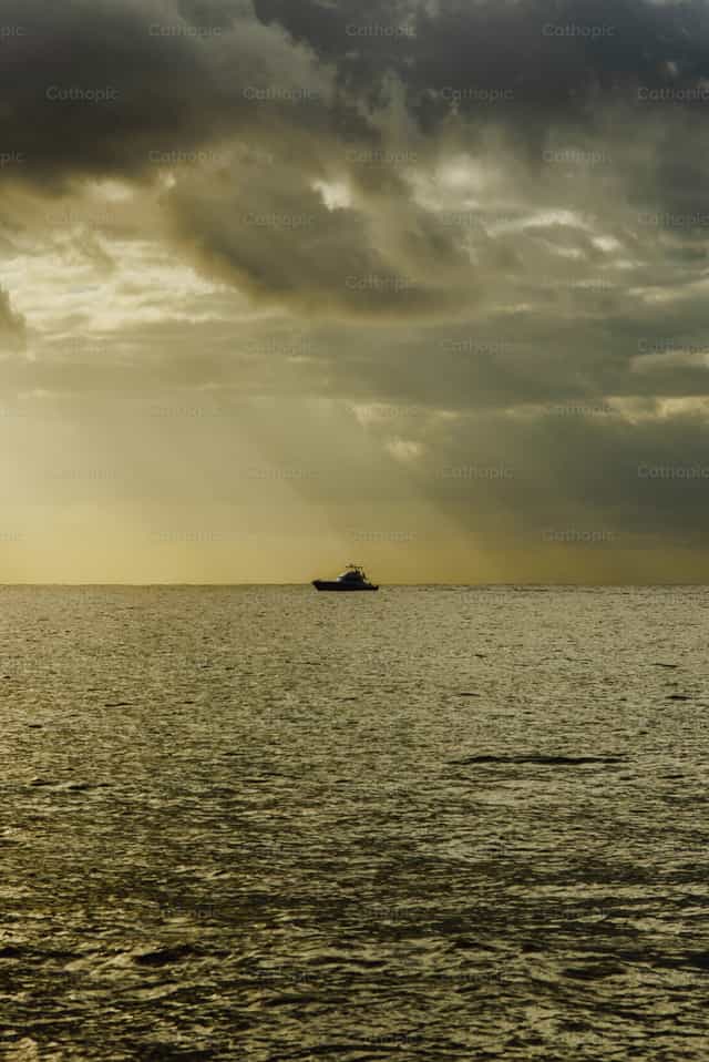 Atardecer en el mar - Banco de imágenes católicas - Fotografía por Gerardo Juarez