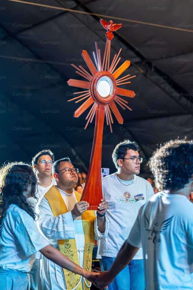 Santísimo Sacramento - Banco de imágenes católicas - Fotografía por Hein Palma