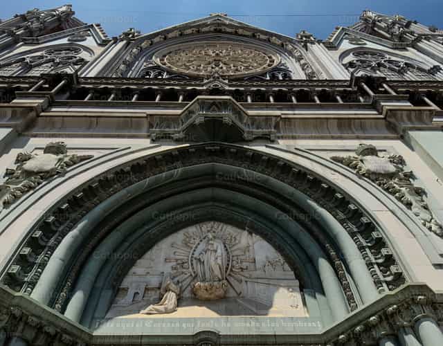 Entrar con Dios - Banco de imágenes católicas