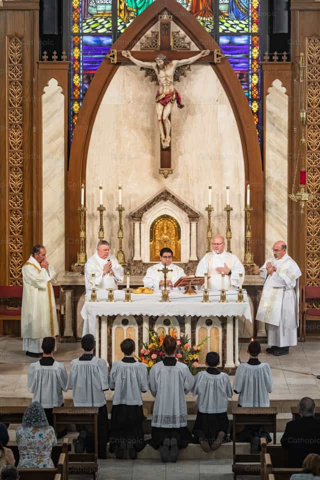Prière eucharistique - Images catholiques de stock