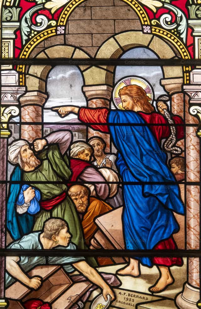 Buntglasfenster von Jesus, der den Tempel reinigt - Katholische Stockfotos - Foto von Joan Sutter